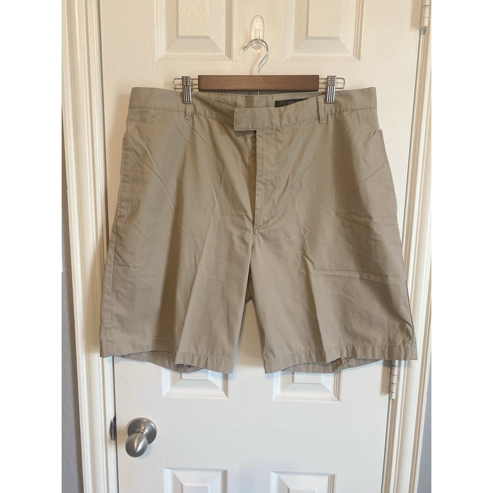 Greg Norman Mens 38 Beige Golf Shorts Embroidered Shark‎ Logo Flat Front